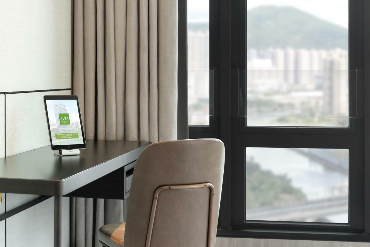 Alva Hotel By Royal Hong Kong Exterior photo A study